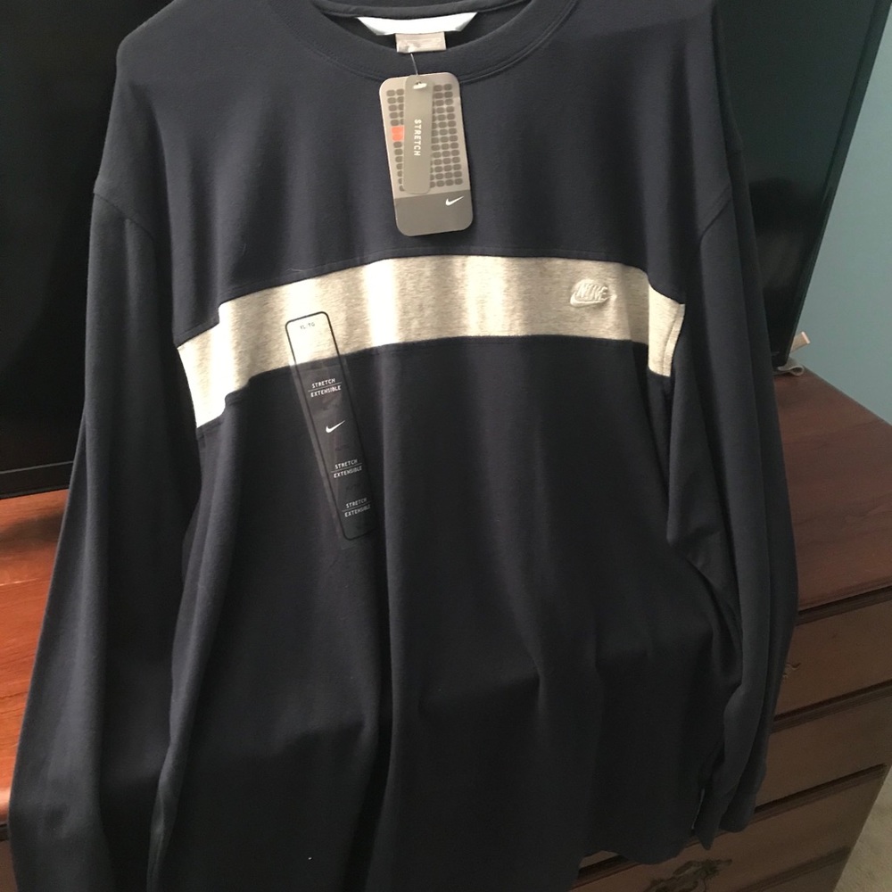 Vintage men’s Nike pullover NWT Super Soft!